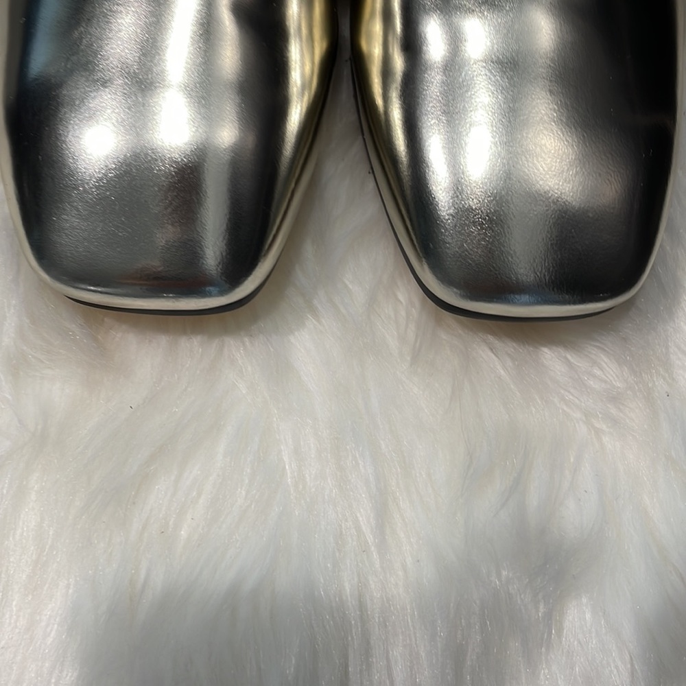 Tory Burch Mules silver never worn size 8. NEVER WORN - Picture 5 of 9